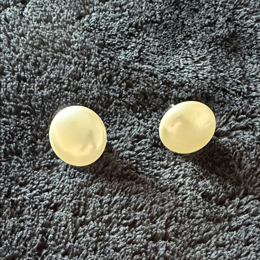 Elegant Cream Stud Earrings